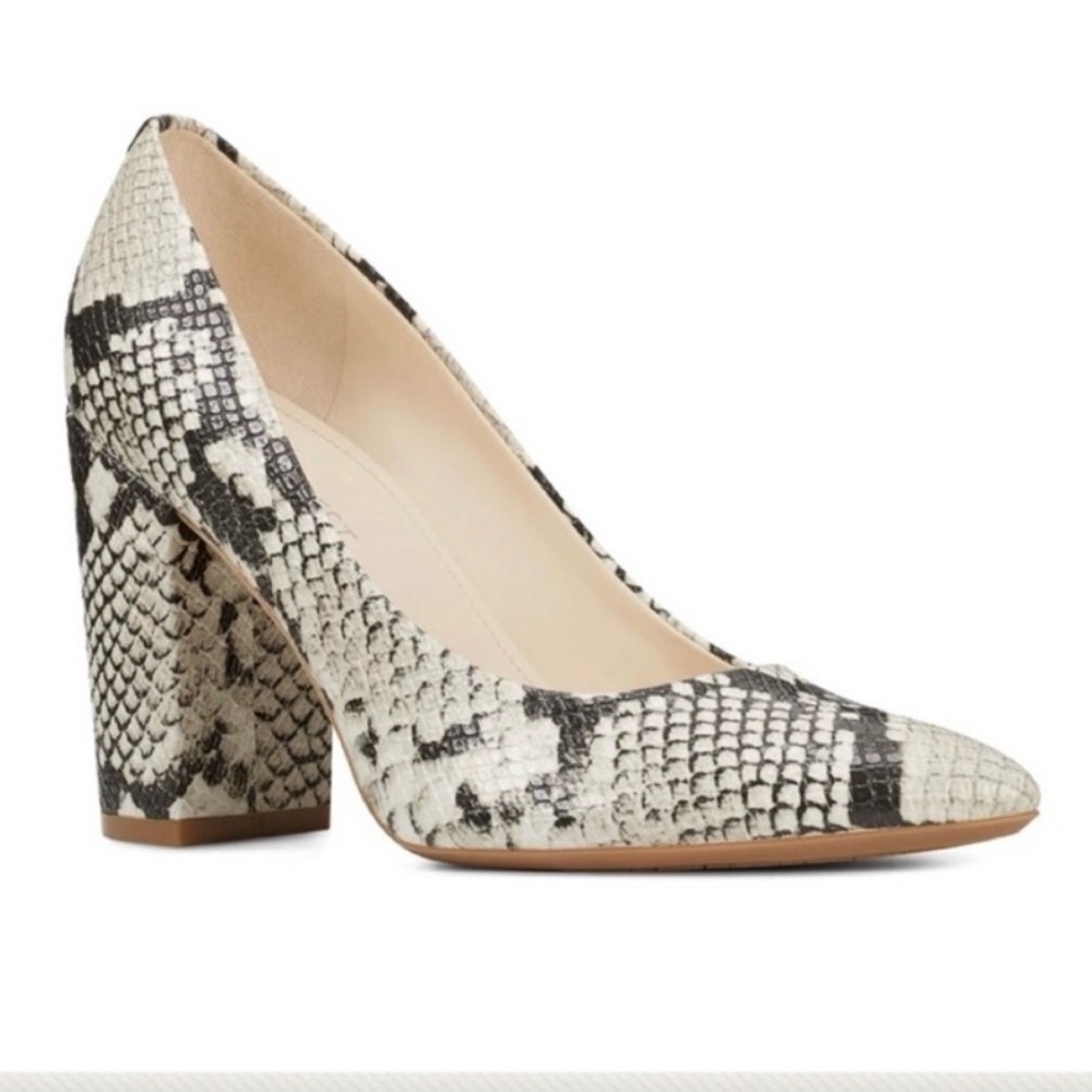 9 West snakeskin block heel pump
9-1/2